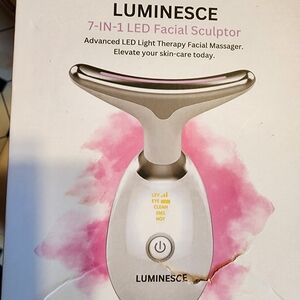 Luminesce 7n1 LED Facial Sculptor